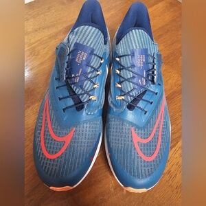 Nike Air Zoom Pegasus 39 FlyEase Low Green Size 7